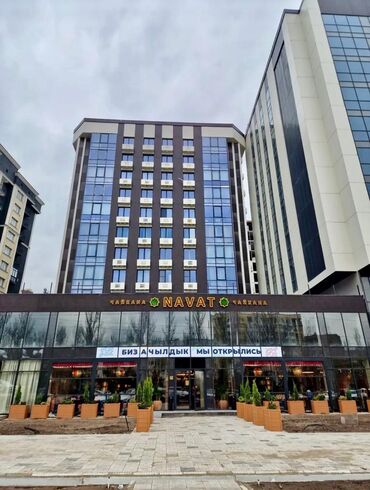 срочно продаётся 1 комнатная квартира в районе ошского рынка по улице кенсуйская: 3 комнаты, 156 м², Элитка, 3 этаж, Дизайнерский ремонт