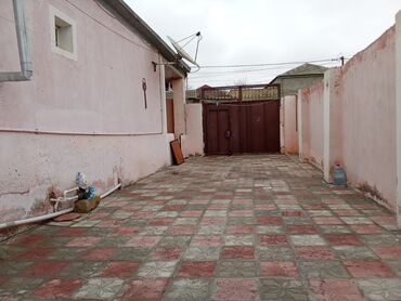 baxın yuzh magistral asanbai rayonunda böyük ev satıram: 3 otaqlı, 100 kv. m, Kredit yoxdur, Orta təmir