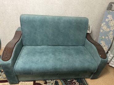 спальный диван новый: Диван-кровать, цвет - Зеленый, Б/у