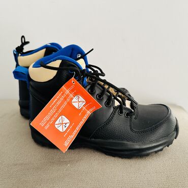 обувь из турции: Очень легкие ботиночки на мальчика, евро зима, размер 36 можно на 35
