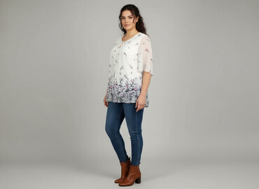 białe t shirty plus size: Жіноча блуза, розмір 3XL