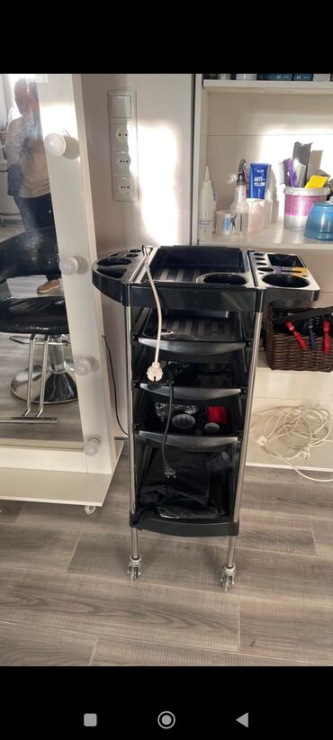 маникюрный столик: Парикмахерсое оборудование - Мобильная тележка для салона с