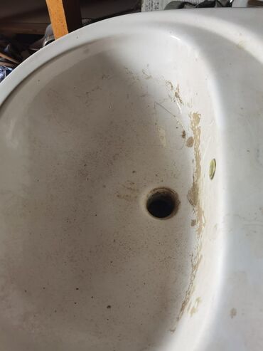 Duş başlıqları: Yaxşı vəziyyətdədi,kran yoxdu.yeni suraxanıdad.ölm çü 50sm en,62sm