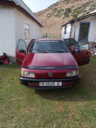 арзан уна: Volkswagen Passat: 1988 г., 1.8 л, Механика, Бензин, Седан