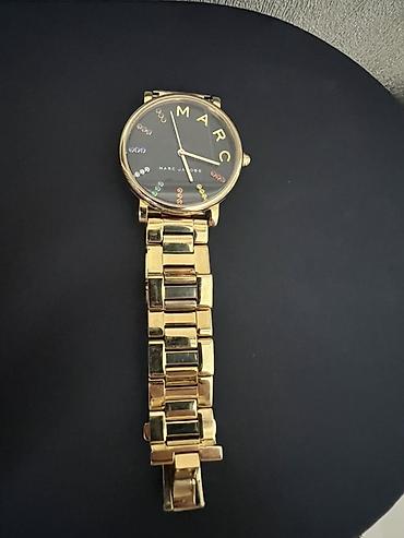 Aksesuarlar: Marc Jacobs qadın saatı - Korpus və qolbaq: qızılı tonlu paslanmayan — 1