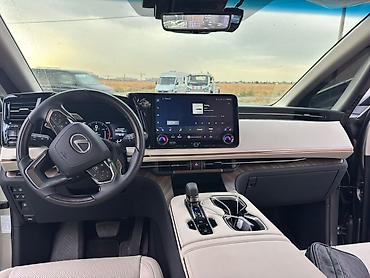 лексус минивен: Lexus LM: 2025 г., 2.4 л, Автомат, Гибрид, Минивэн — 7