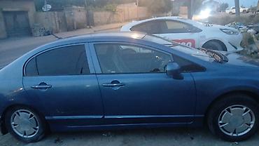 04 maşın: Honda Civic: 1.3 l | 2009 il Sedan — 1