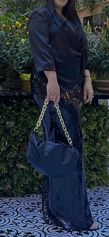 Qadın üçün şıq çanta - Rəng: qara - Material: yumşaq süni dəri