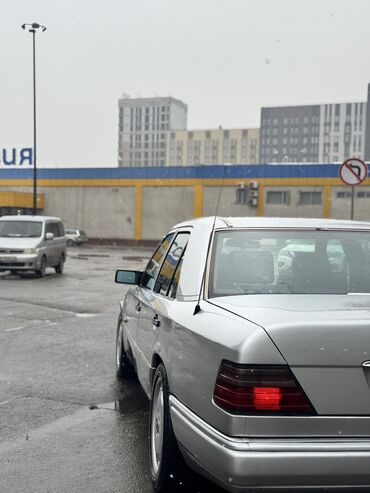 Mercedes-Benz: Mercedes-Benz W124: 1994 г., 3.2 л, Автомат, Бензин, Седан — 10