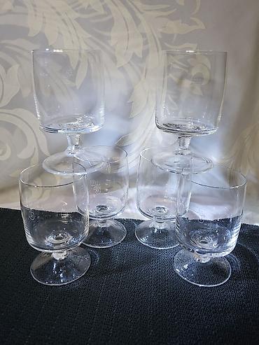 Čaše: Case za vino iz 80ih. Case ( kafanske) za vino,perketne,sve na njima — 1