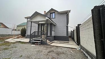 Продажа коттеджей и домов: Продается двухэтажный дом современного типа с высоким цоколем и — 3