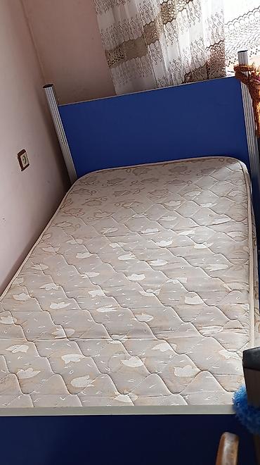 dosey: Oğlan üçün, İşlənmiş, Çarpayı, Bazasız, Matras ilə, Siyirməsiz — 1