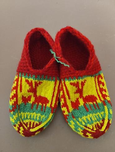 kişi idman geyimləri: Əl işi yun ev tuflisi (corab-nalın) - Material: yumşaq və qalın — 1