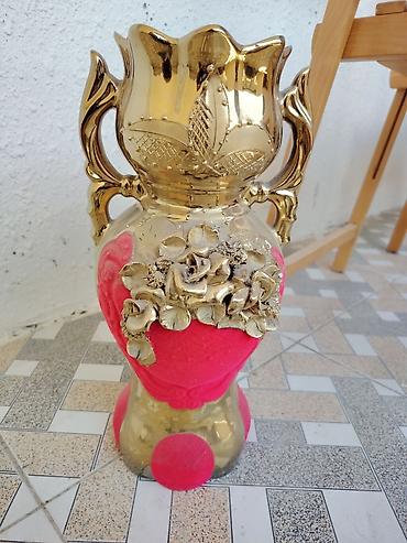 Vazalar: Bir vaza, Keramika — 1