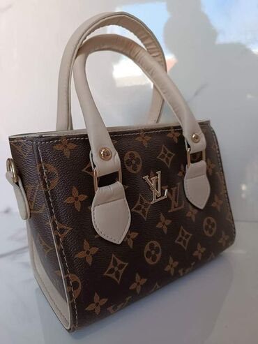 Torbe: Torbe 
Velike cena 4100din, manje po 3000din — 19