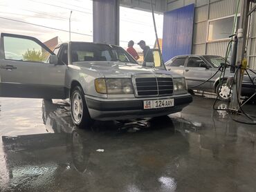 мерседес бенс с класс: Mercedes-Benz 220: 1993 г., 2.2 л, Механика, Бензин, Седан