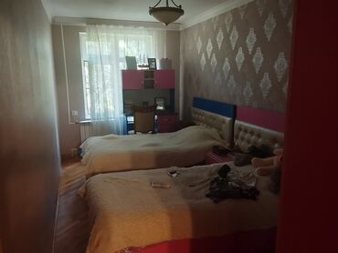 Uzunmüddətli kirayə mənzillər: QARA QARAYEV METROSU. NEBİZ KİLİNİKASİNİN BİNASI.salam kiraye verilir — 2