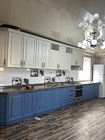 silver kitchen: Кухонный гарнитур «лайн» в классическом стиле, двухцветный - — 1