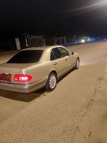 mercedes 220 cdi: Mercedes-Benz E 200: 2 l | 1998 il — 9