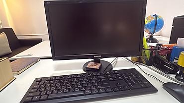 Монитор Philips 19" - Диагональ: около 19 дюймов (соотношение сторон at lalafo.kg Монитор Philips 19" - Диагональ: около 19 дюймов (соотношение сторон