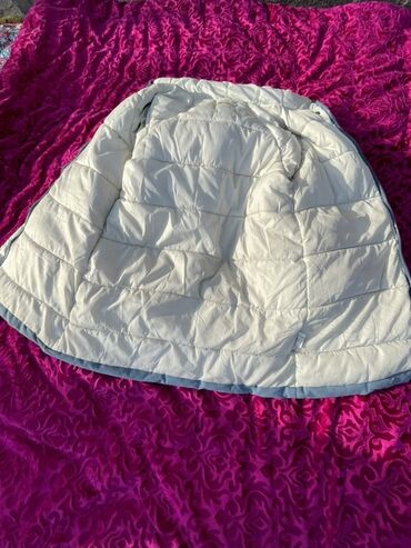 одежда новорожденных: Детская зимняя куртка с утеплителем и капюшоном с меховой отделкой. -