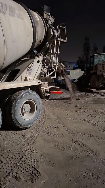 Услуга: поставка и заливка товарного бетона миксером Описание: - at lalafo.kg Услуга: поставка и заливка товарного бетона миксером Описание: -
