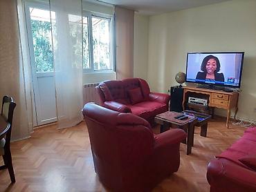 Dugoročni najam stanova: IZDAJEM STAN 90km2 NA STAROM CERAKU (ZARKOVO) Dva nivoa, prvi 50km2 — 8