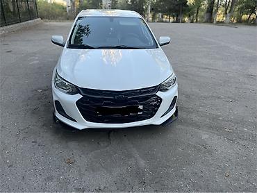 багажниктер: Chevrolet Onix: 2021 г., 1 л, Автомат, Бензин, Седан — 9