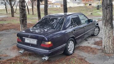 Mercedes-Benz: Mercedes-Benz E 230: 2.3 l | 1990 il Sedan — 12