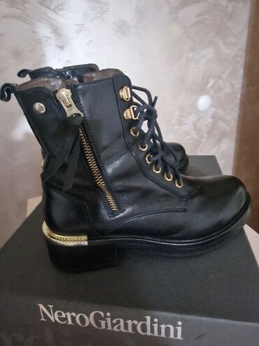 obuca: Ankle boots, 36