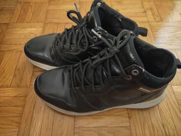 Sneakers & Athletic Shoes: Skechers patike-vodootporne u vrlo dobrom stanju. Manje oštećenje-