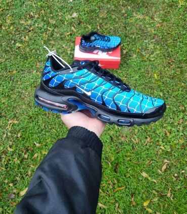 Patike i sportska obuća: Nike TN sky blue 

Nove,kutija