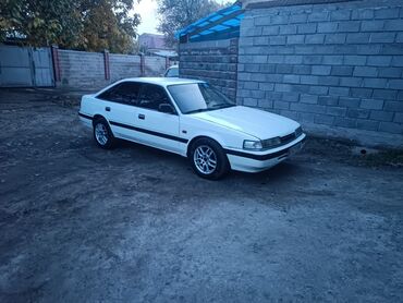 Mazda: Mazda 626: 1989 г., 2 л, Механика, Газ, Хэтчбэк