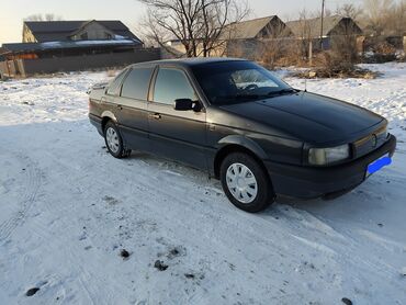 Volkswagen: Volkswagen Passat: 1988 г., 1.8 л, Механика, Газ, Седан