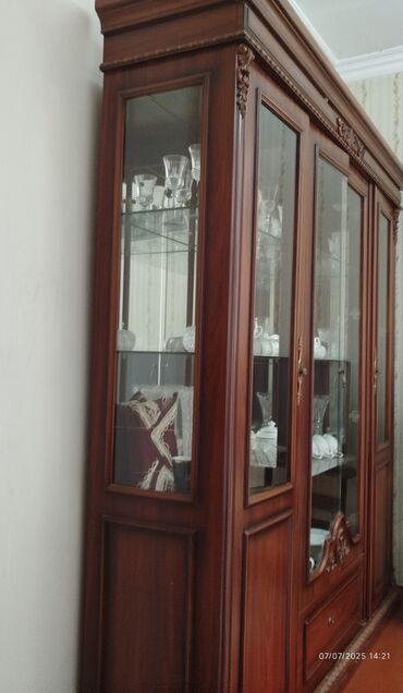 ucuz dolablar: İşlənmiş, Açılan, 6 qapı Düz dolab, Servant, Malayziya