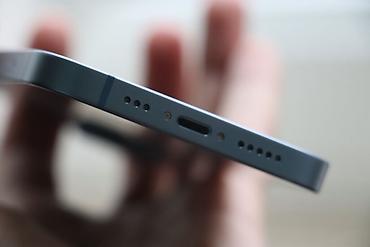 interlok tikis masini: IPhone 14, 128 GB, Mavi, Simsiz şarj — 4
