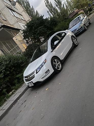 byd e3: Chevrolet Volt: 2012 г., Гибрид, Хэтчбэк — 1