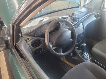 Ford: Ford Focus: 2 l | 2000 il 125235 km Sedan — 6
