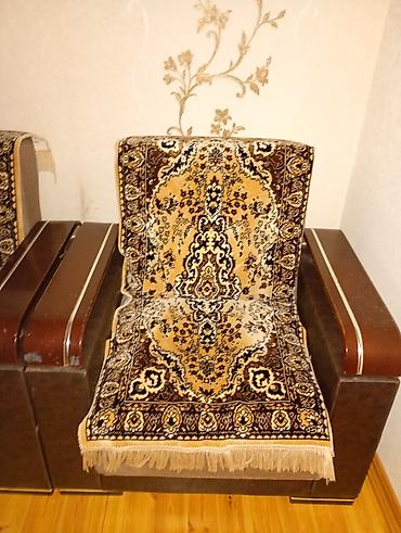 kresli: İki ədəd klassik üslubda yumşaq kreslo dəsti. - Konstruksiya: möhkəm — 4