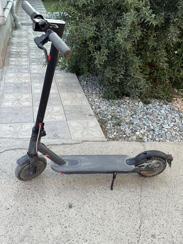 Велозапчасти: Elektrik skuter – şəhər içi sürüş üçün praktik model - Rəng: qara -