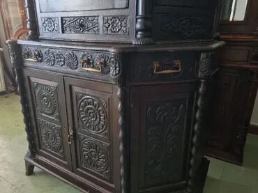 Stilske komode: Retko u ponudi star preko dvesta godina. Dobro stanje na lalafo.rs — 8 Stilske komode: Retko u ponudi star preko dvesta godina. Dobro stanje — 8