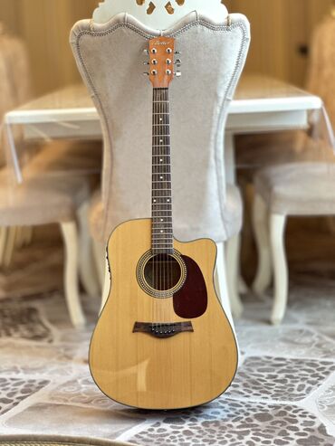 gitar çantası: Akustik gitara, Fender, 6 sim, İşlənmiş, Ünvandan götürmə