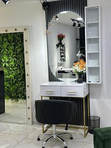 uz qaş stolu: Gözəllik salonunda iş üçün hazır “stylist” masası və iş yeri kirayə — 1