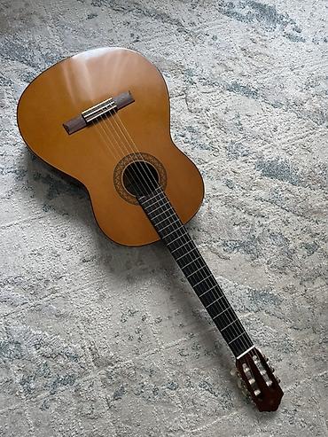 Классическая гитара Yamaha С 40 - Бренд: Yamaha (логотип на головке