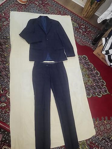 Kişi geyimləri: Klassik tünd mavi kişi kostyumu – 2 hissəli dəst: - Jaket: ikidüyməli — 2