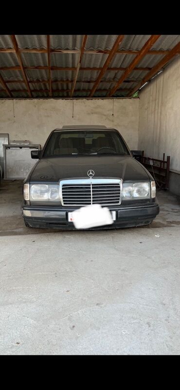 гелик дизель: Автомобиль Mercedes-Benz седан черного цвета с характерной решеткой