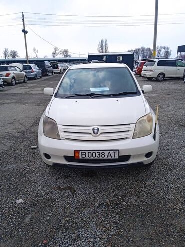 тайота ист задный стоп: Toyota ist: 2004 г., 1.3 л, Автомат, Бензин, Хэтчбэк