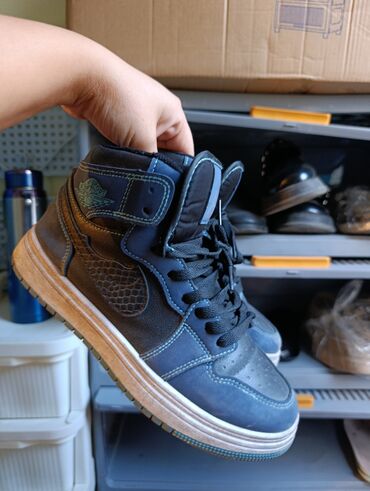 баскетбольные ботасы: Кроссовки, 39, Air Jordan, Б/у, Самовывоз