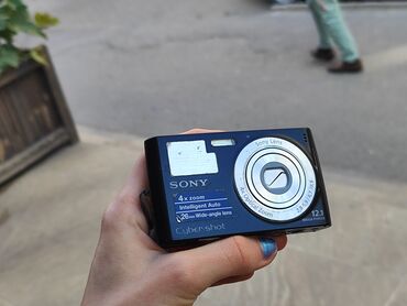sony foto kamera: Sony Cyber-shot 12.1 mega piksel kameralı rəqəmsal fotoaparat. 4x
