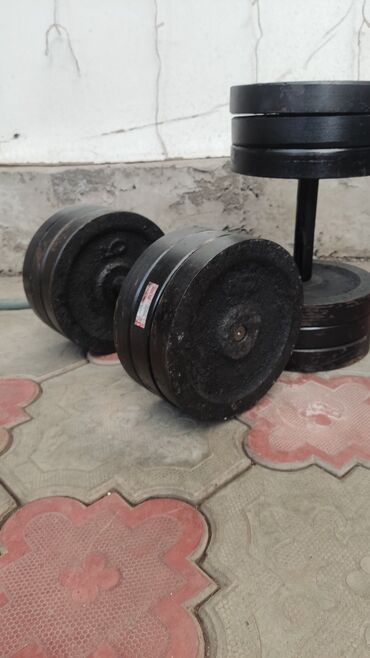 Гантели: Гантели — это: 💪 Увеличивают силу и мышцы ⚖️ Выравнивают нагрузку на — 2